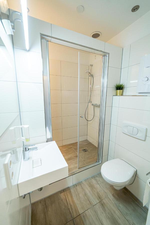 Full House Hostel Nurnberg - Shared Bath & Kitchen 외부 사진